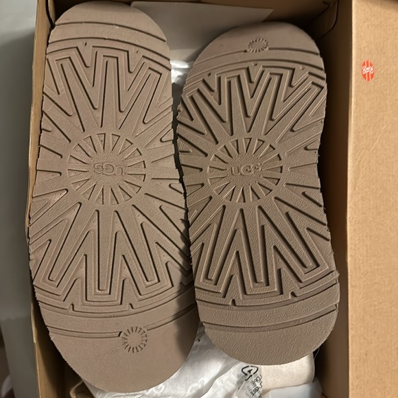 Ugg Tazzle Chestnut open back clog platform slippers with center tassel - Picture 6 of 10